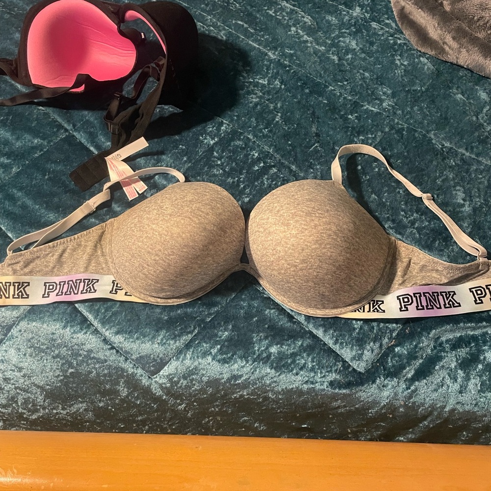 Victors Secret gray push up bra. Excellent condition only wore once.